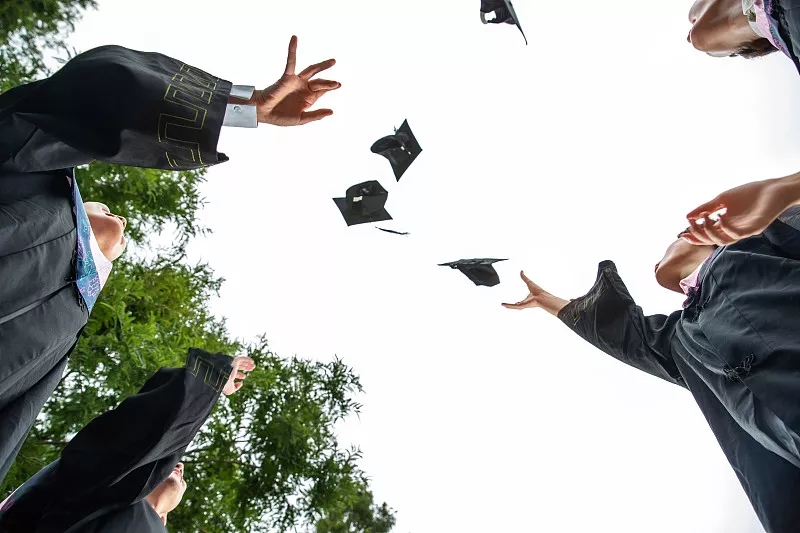 ���и���